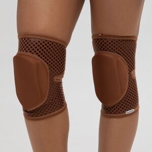 Queen Polewear Pole Dance Grip Knee Pads in Mocha - size small